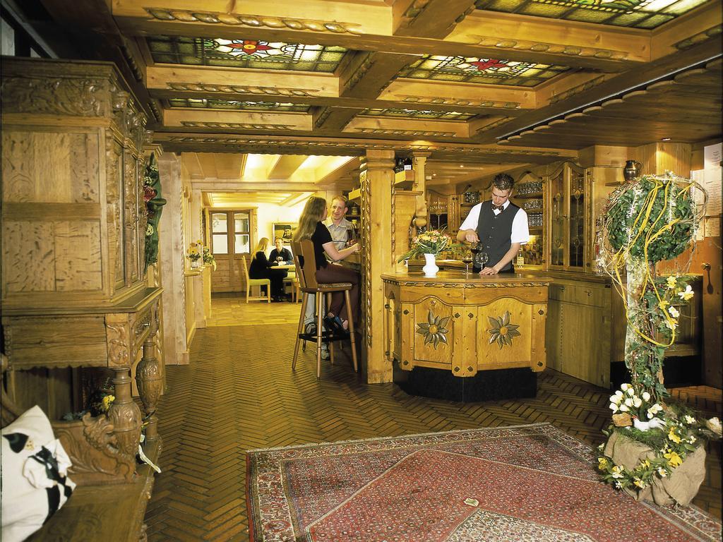 Hotel Zum Weissen Stein Kirchen  Exterior photo